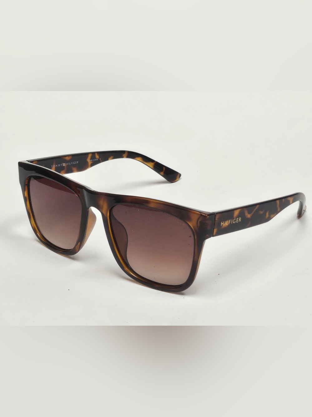 Tommy Hilfiger Tortoiseshell Designer Sunglasses with Brown Lenses